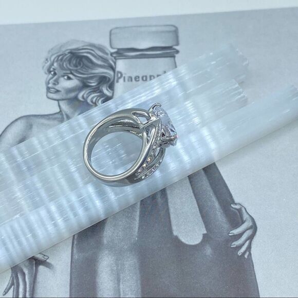 TK316 Stainless Steel Cubic Zirconia Heart Ring Size 5 - Picture 4 of 10